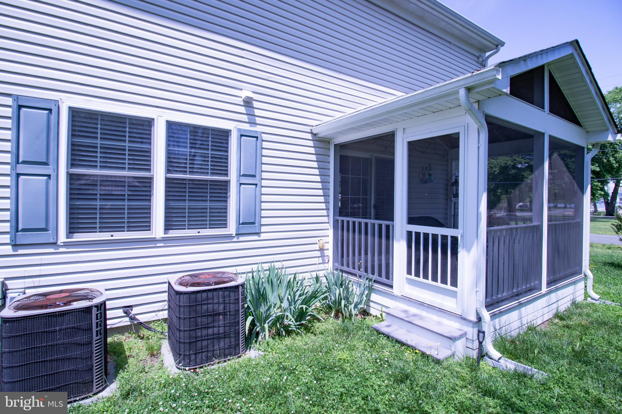 COLONIAL BEACH - Residential