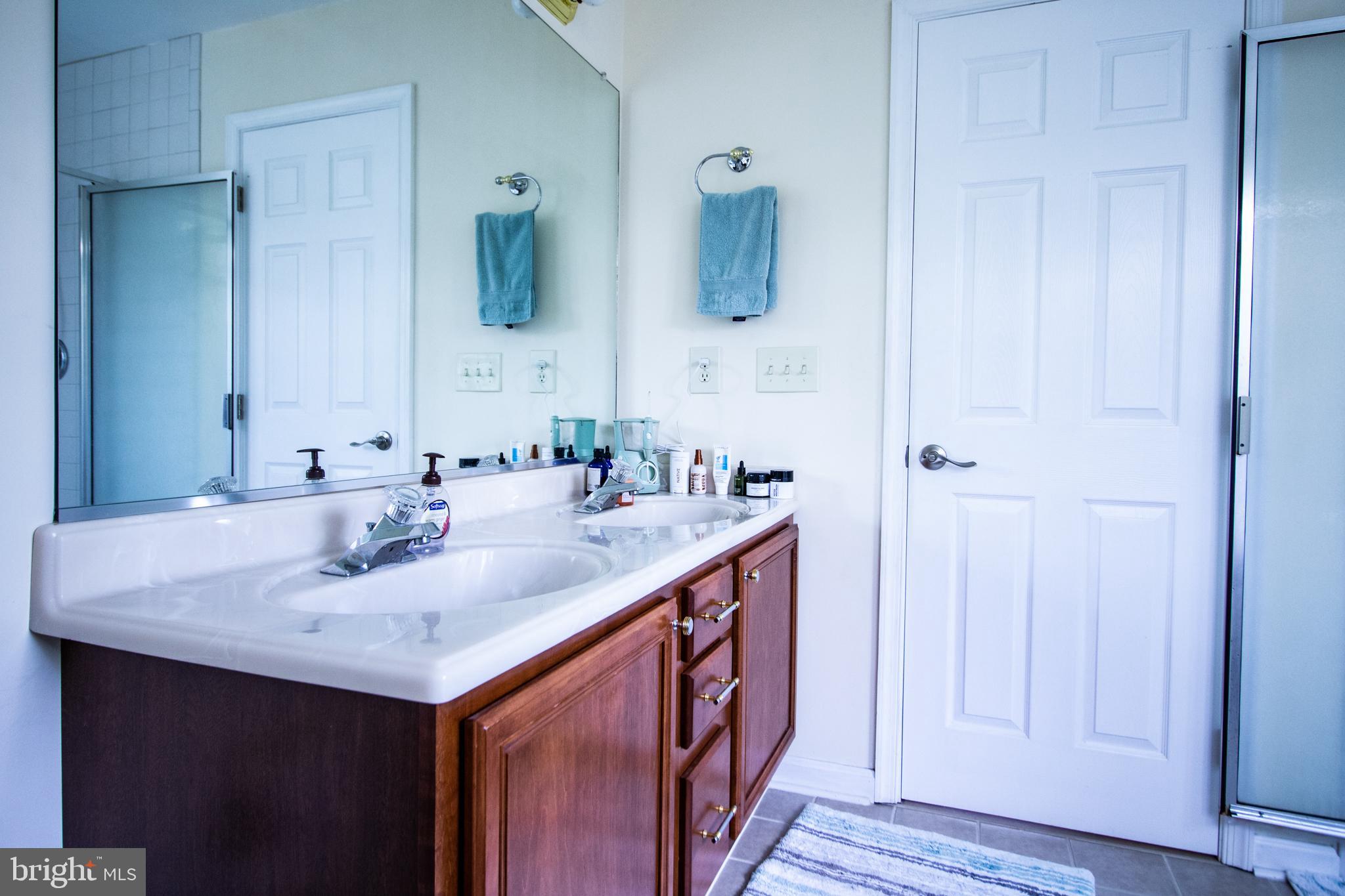 COLONIAL BEACH - Residential