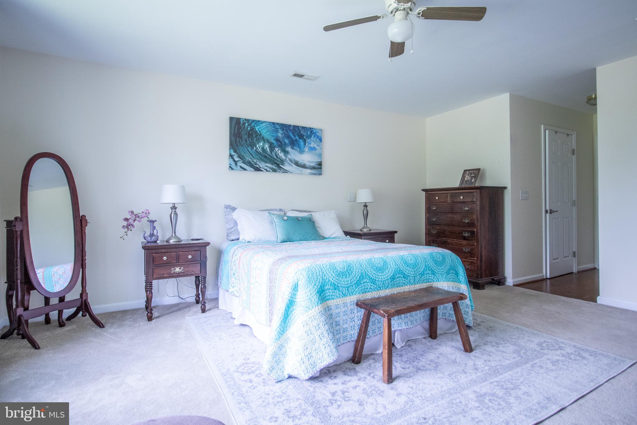 COLONIAL BEACH - Residential