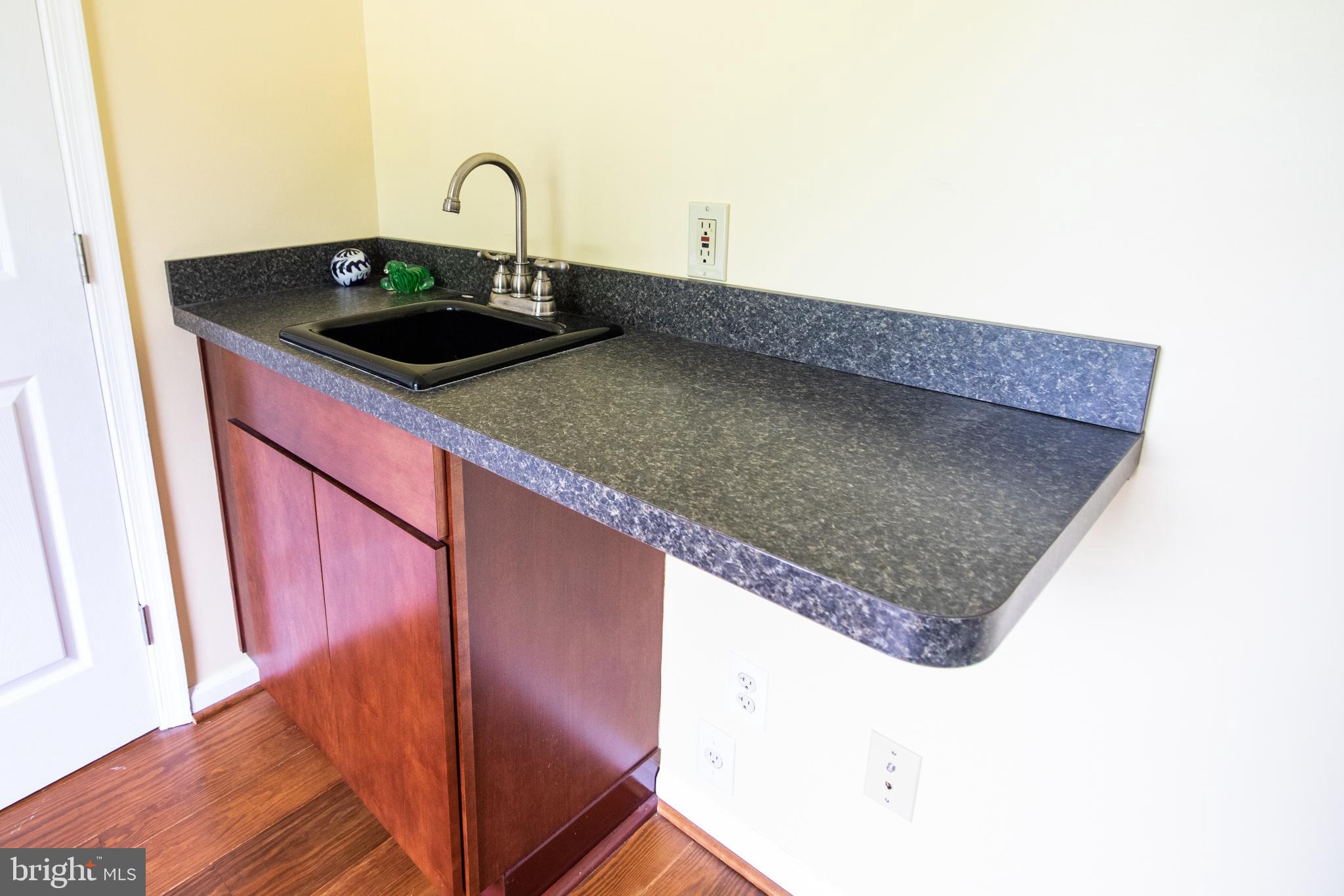 COLONIAL BEACH - Residential