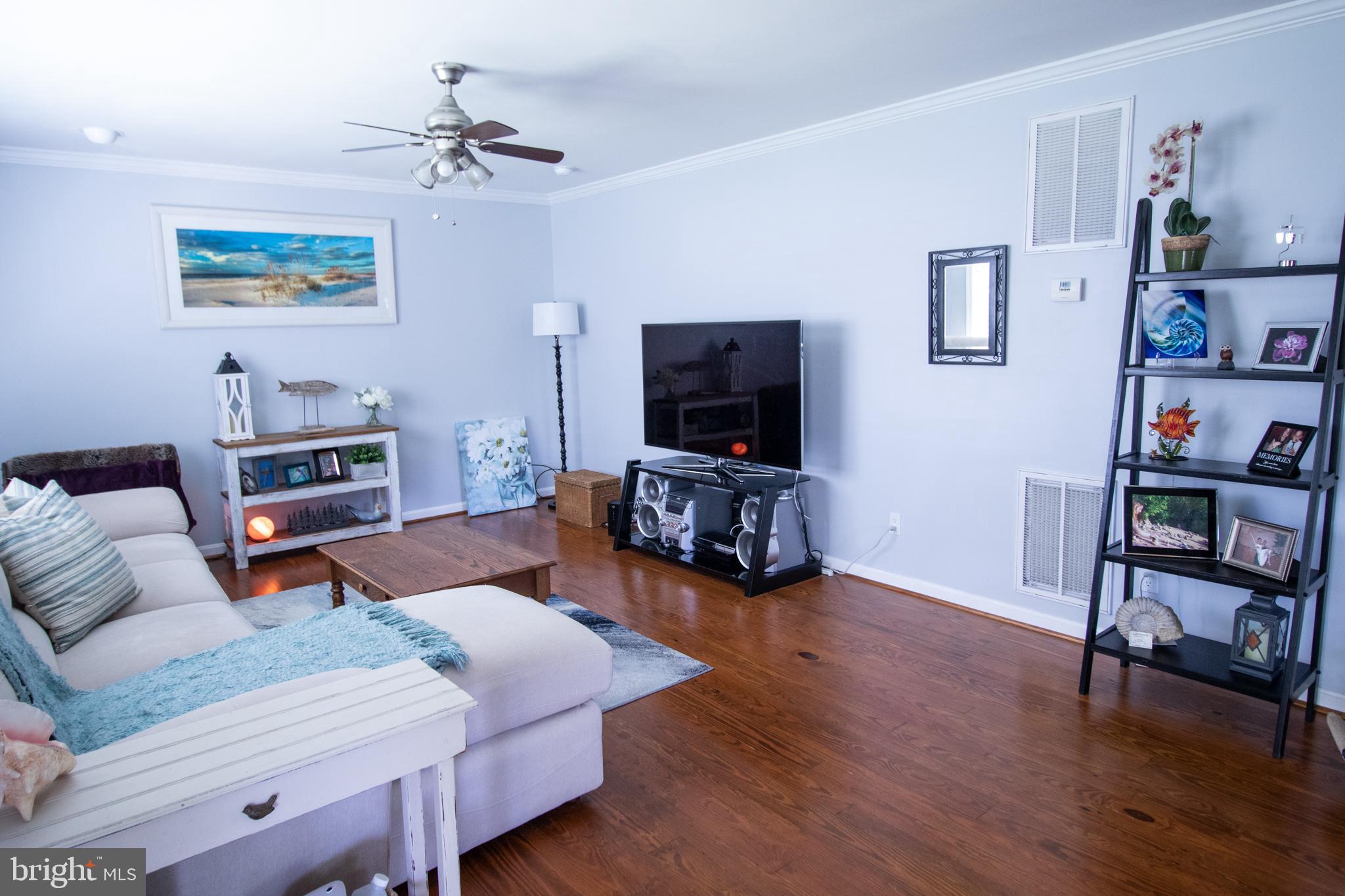 COLONIAL BEACH - Residential