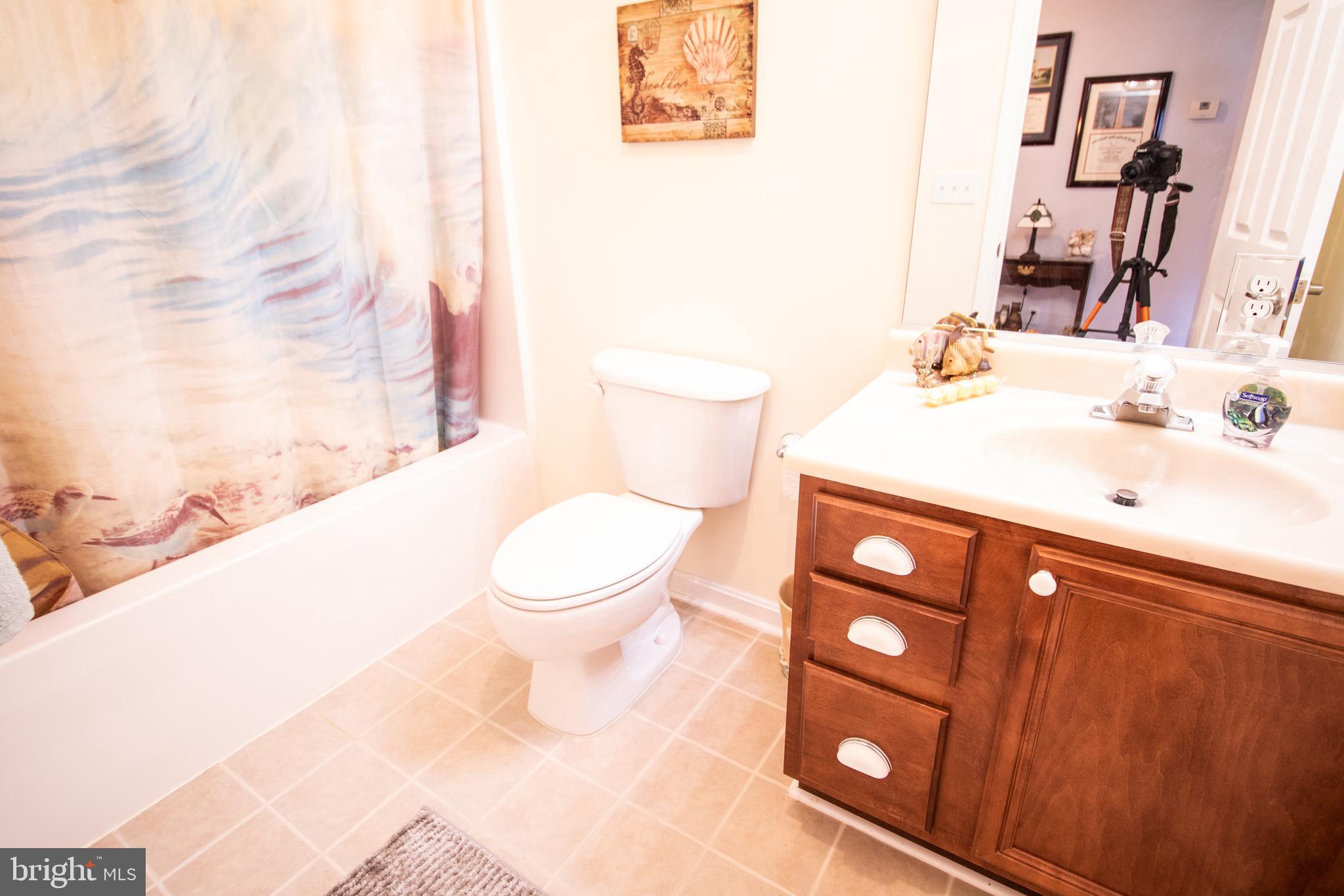 COLONIAL BEACH - Residential