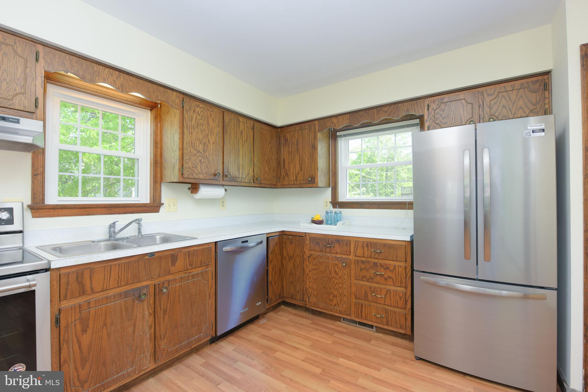 COUNTRY CLUB ESTATES - Residential