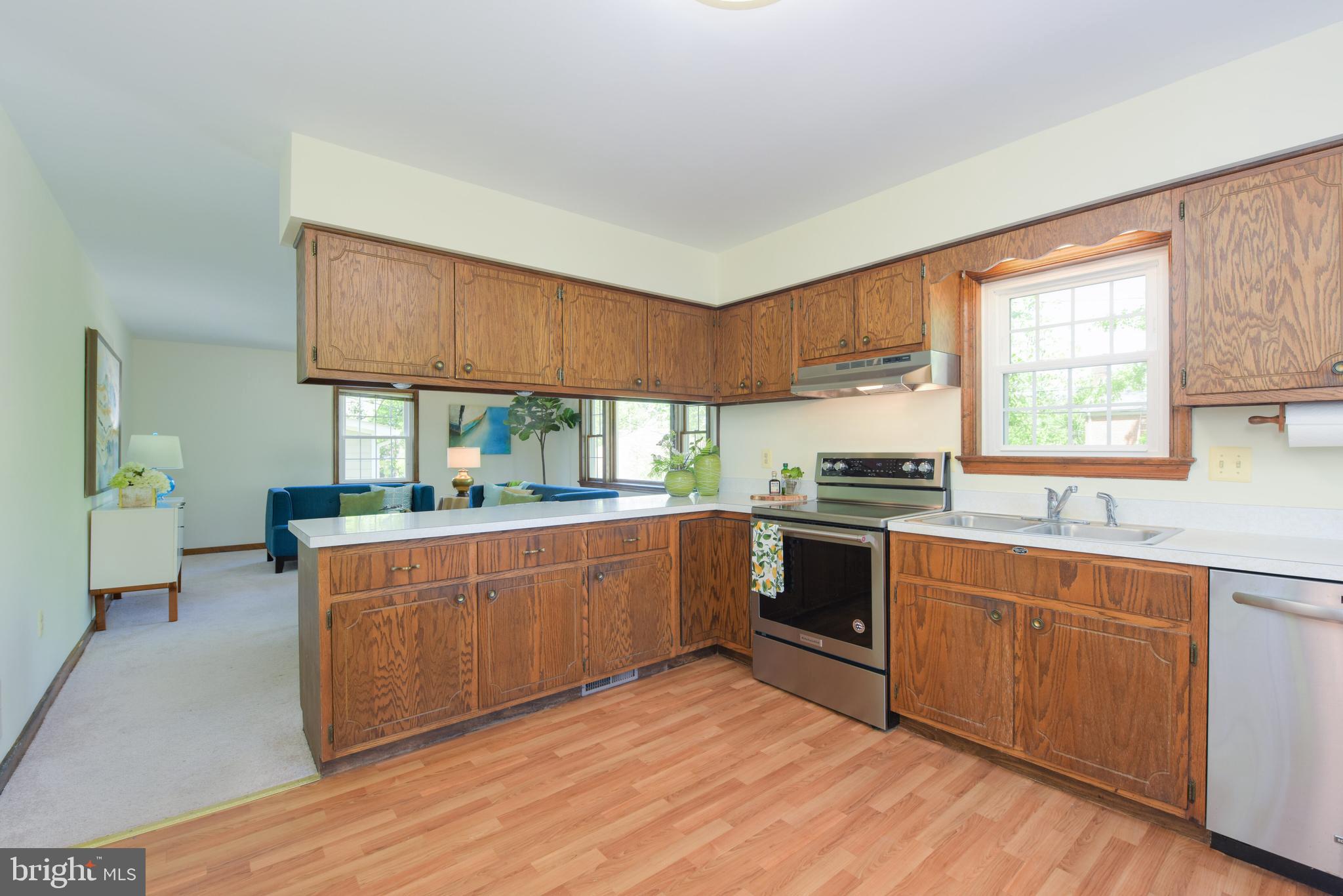 COUNTRY CLUB ESTATES - Residential