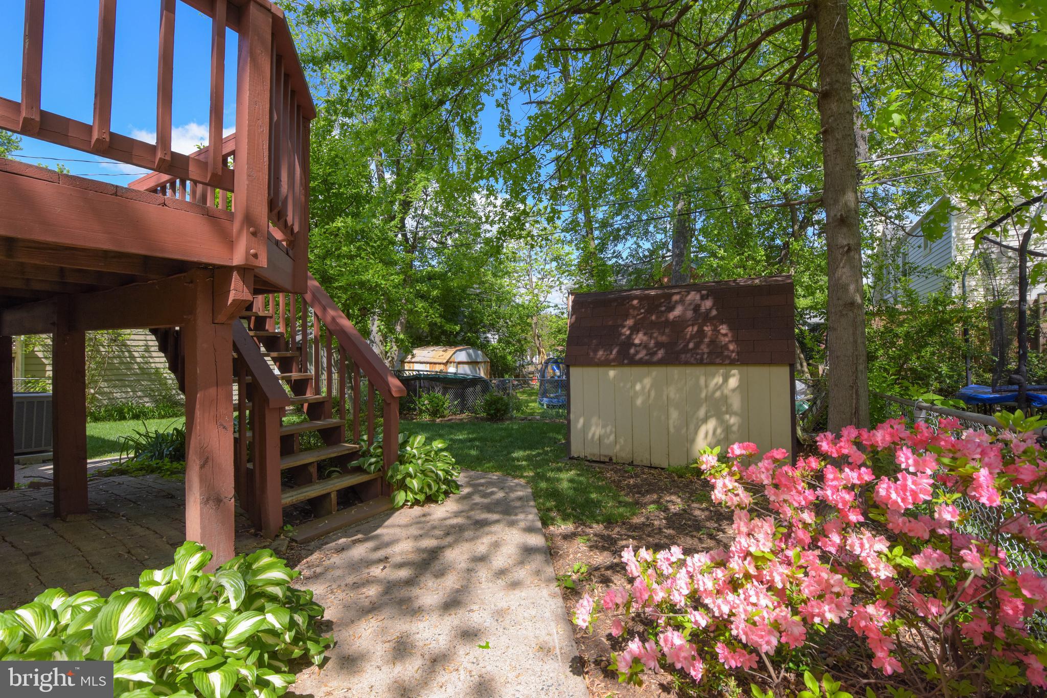 COUNTRY CLUB ESTATES - Residential