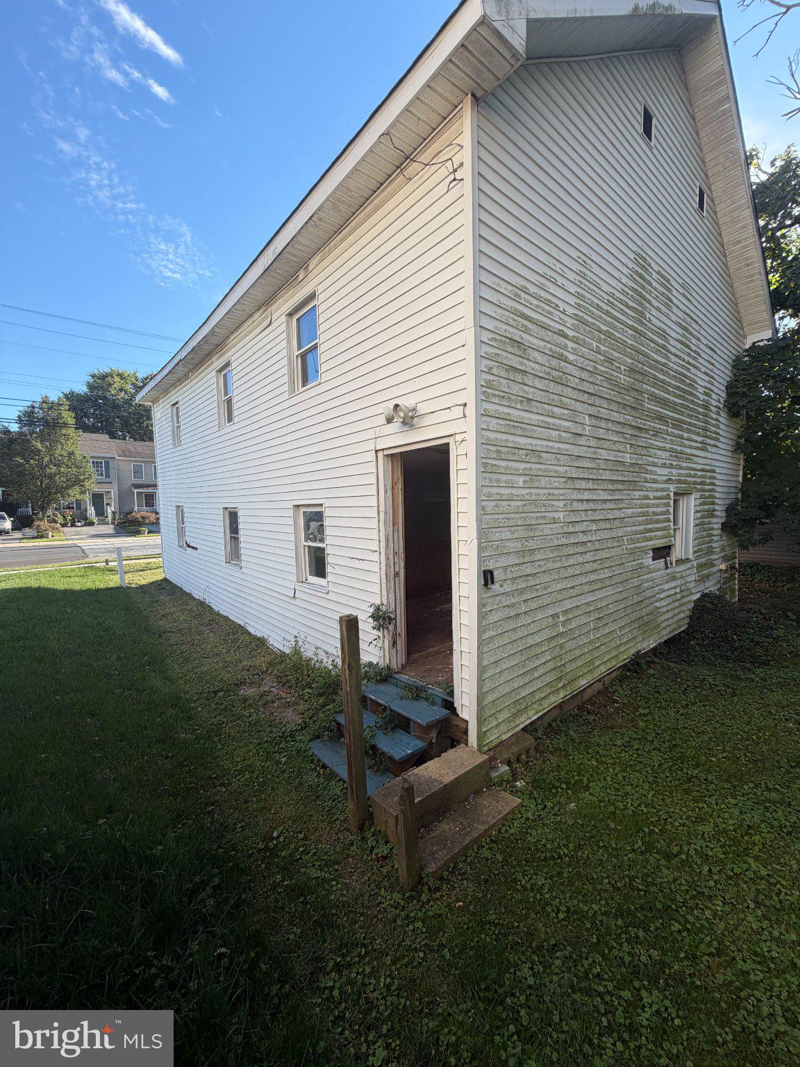 125 E LAKE STREET