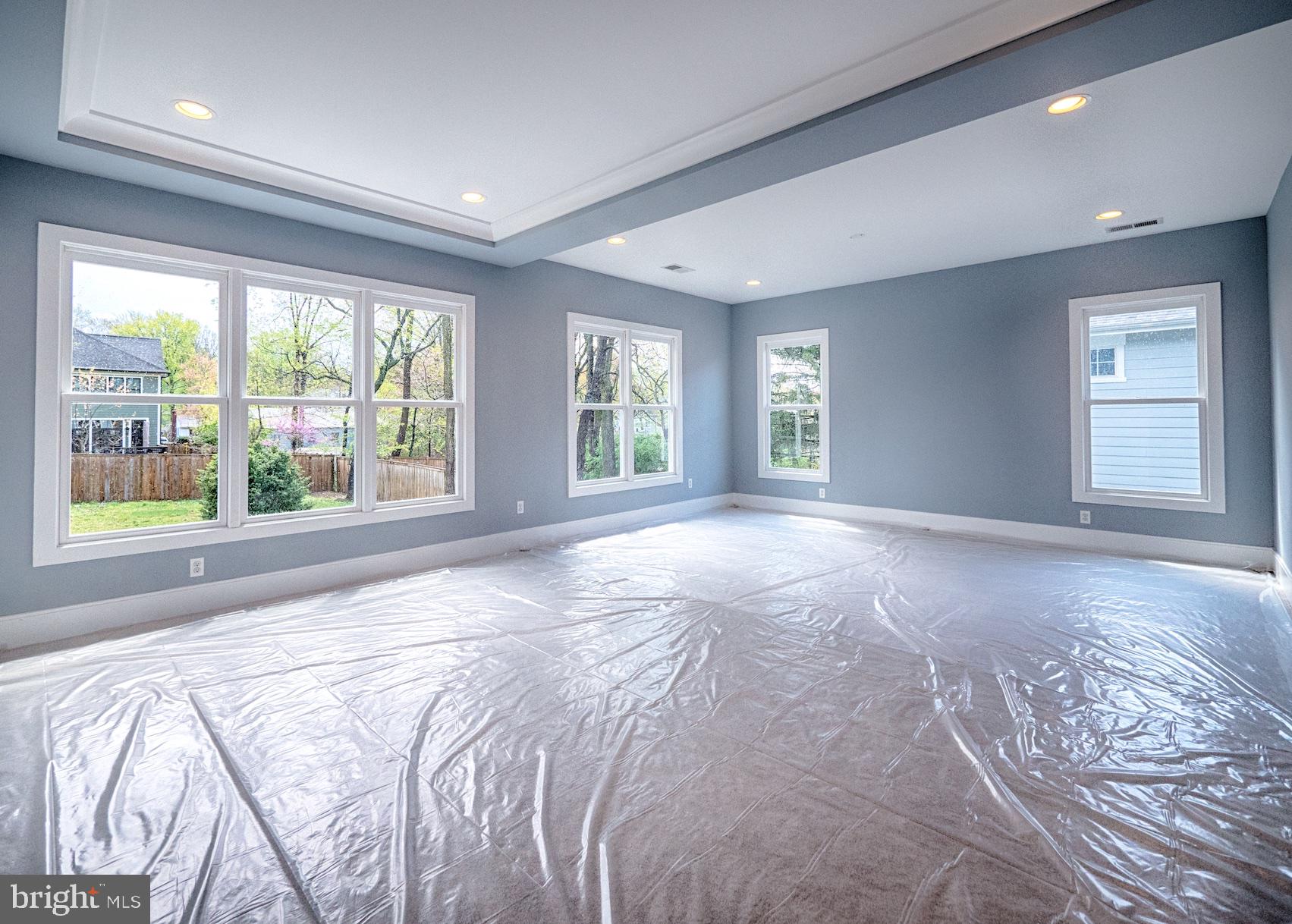 WEST VIENNA WOODS - Residential