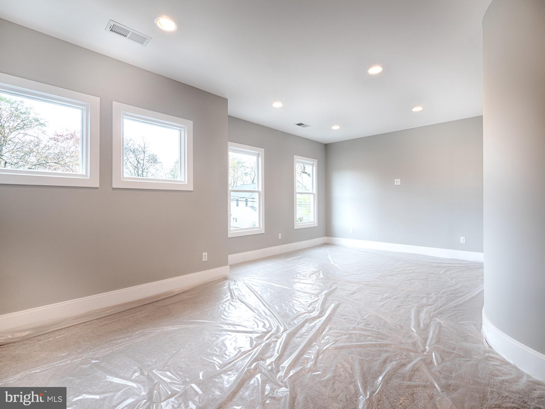 WEST VIENNA WOODS - Residential