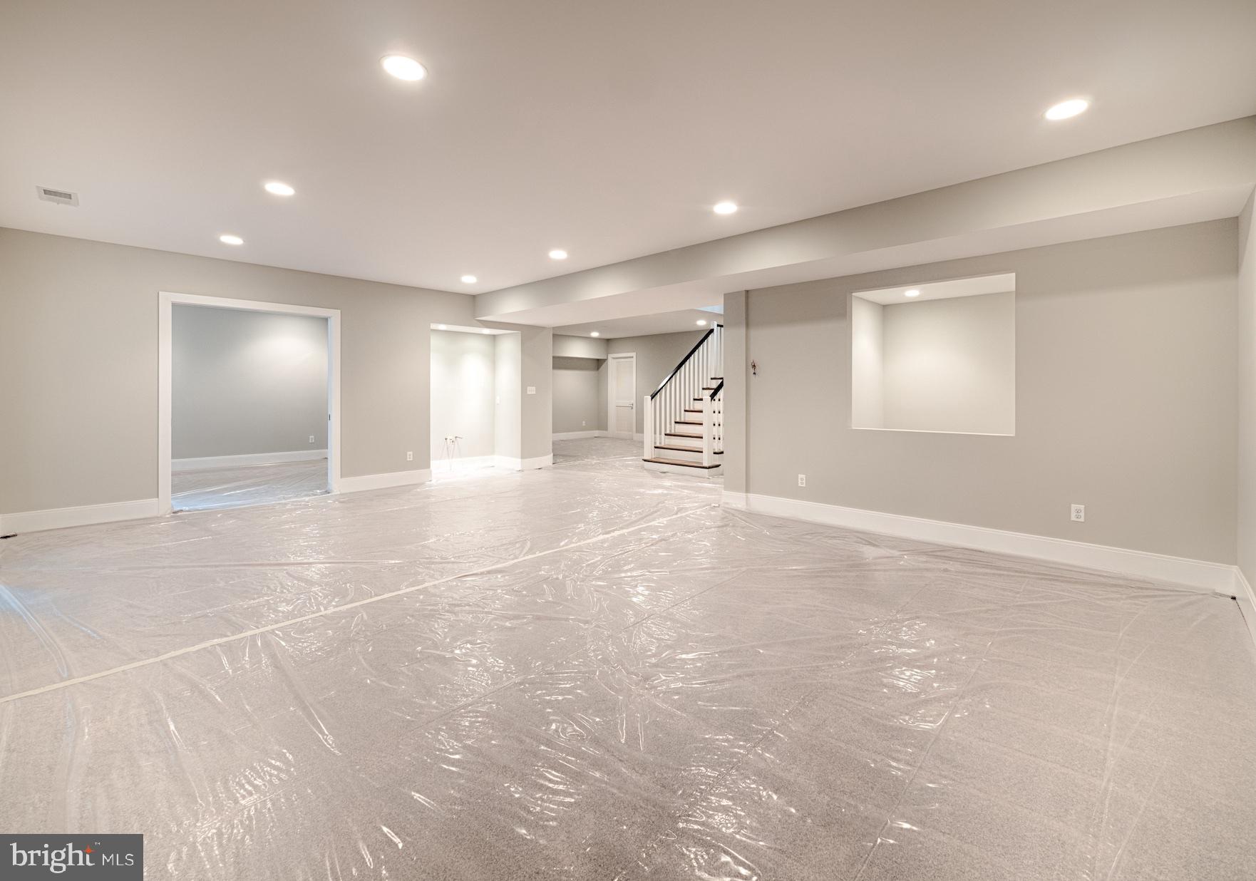 WEST VIENNA WOODS - Residential