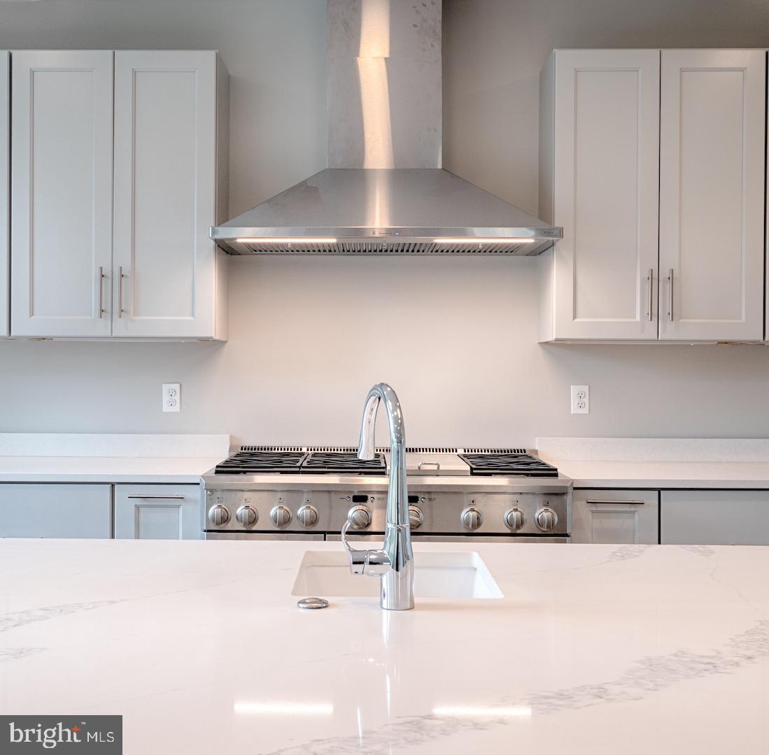 WEST VIENNA WOODS - Residential