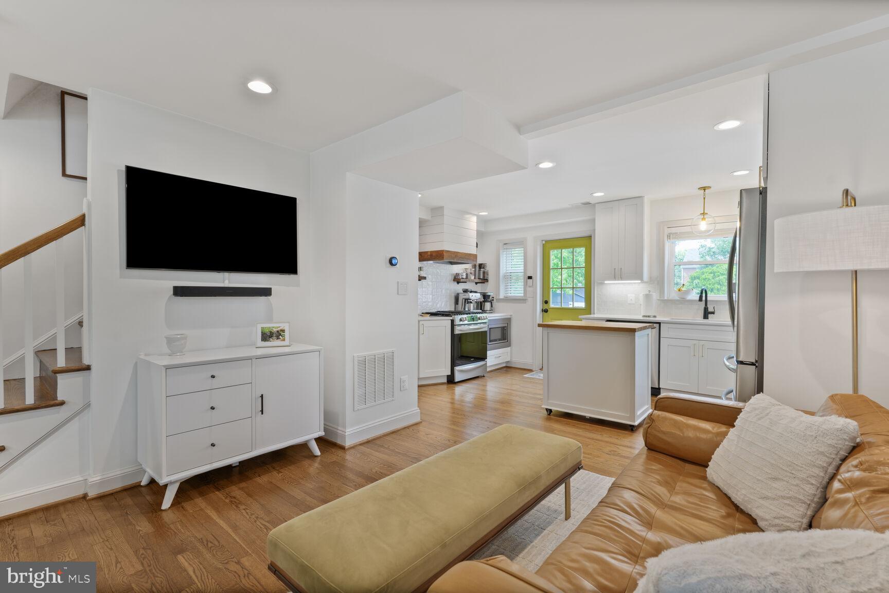 16 E MONROE AVENUE