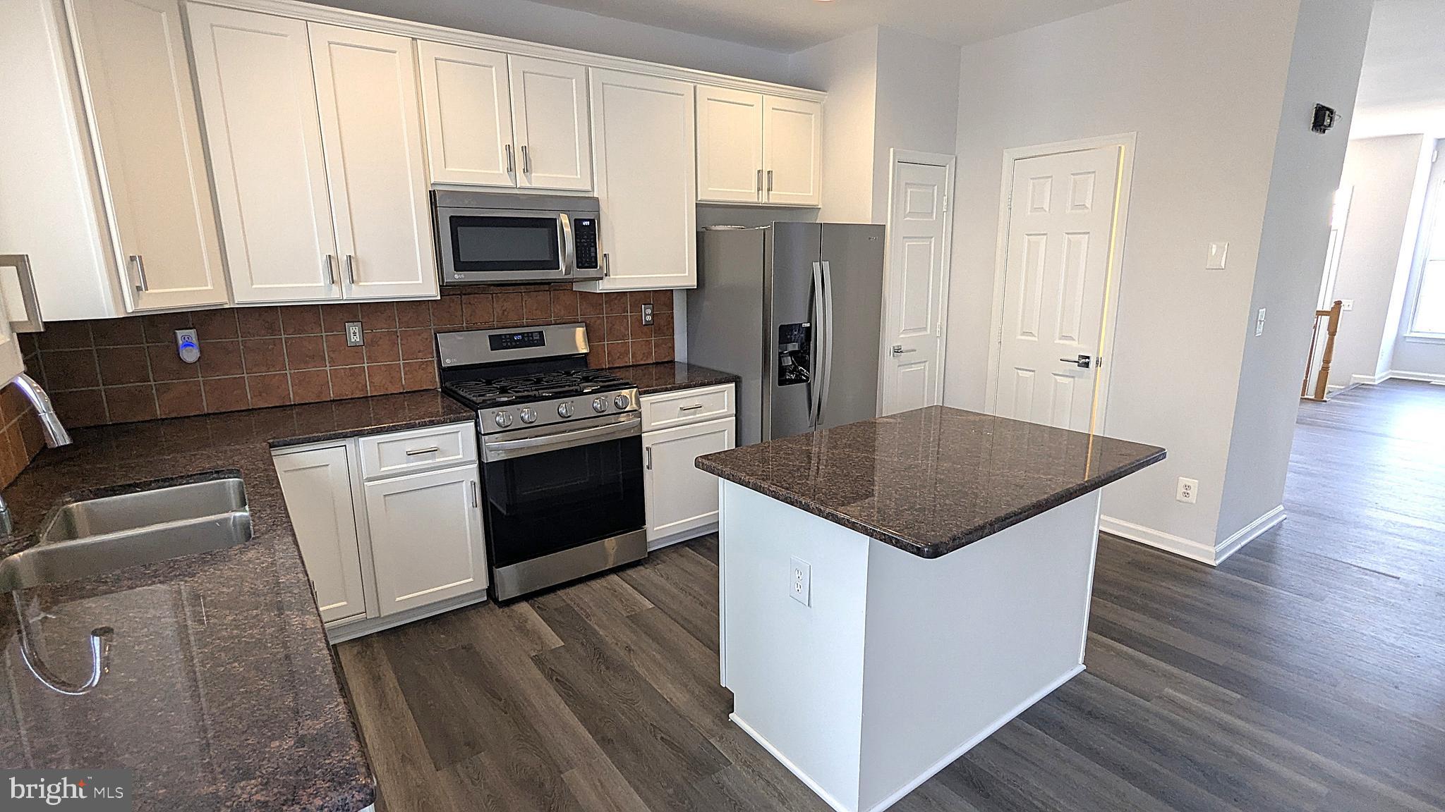 MCNAIR FARMS LANDBAY - Residential