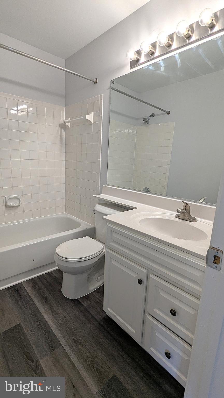 MCNAIR FARMS LANDBAY - Residential