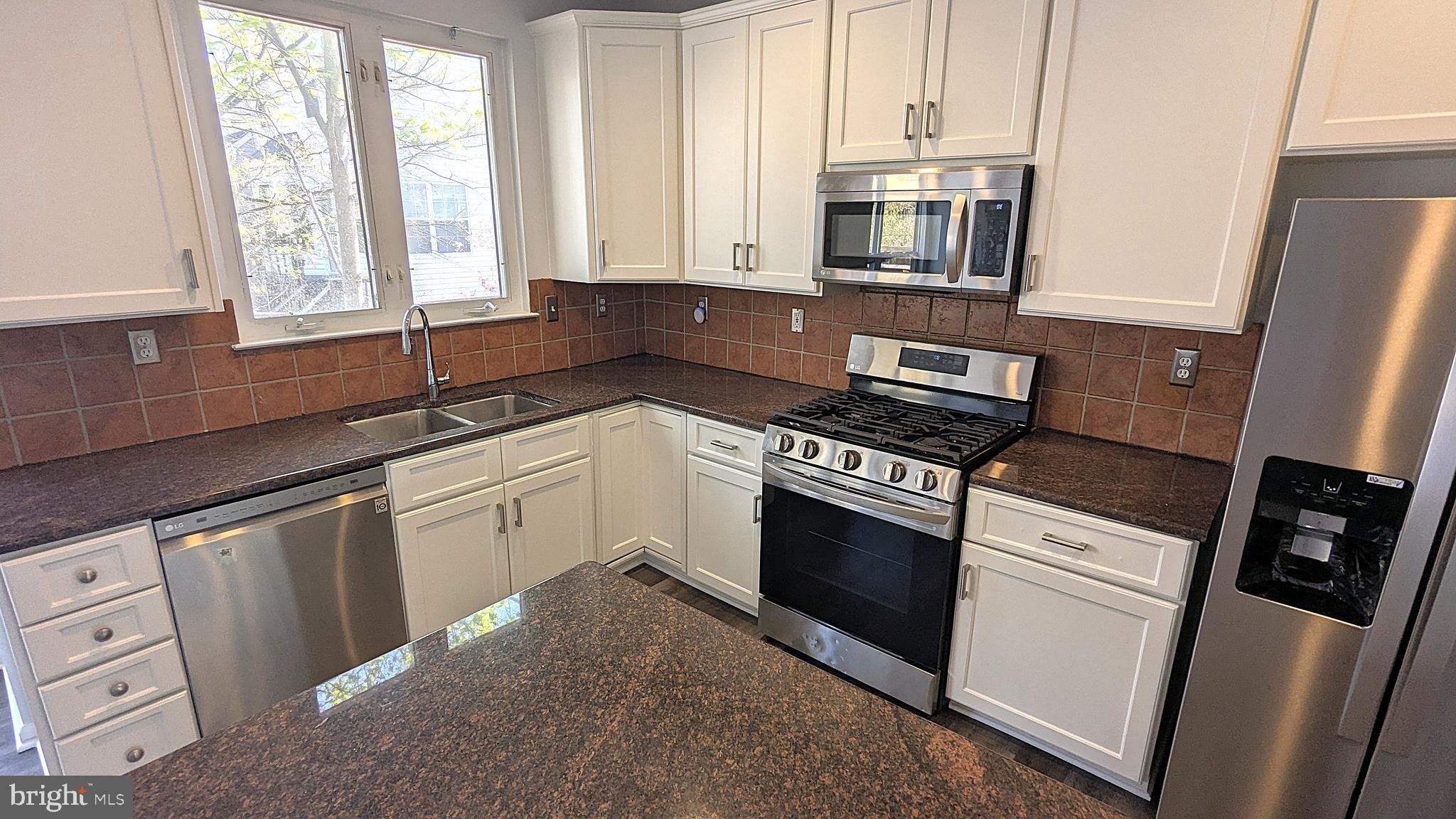 MCNAIR FARMS LANDBAY - Residential