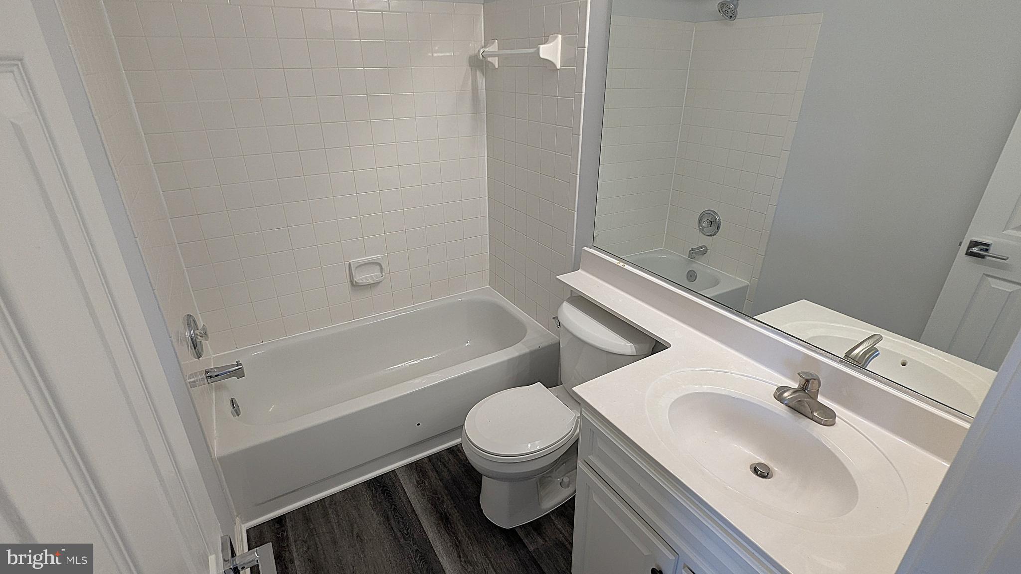 MCNAIR FARMS LANDBAY - Residential