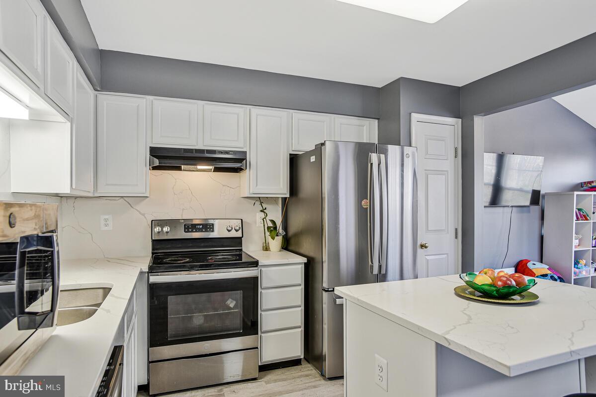 LAKEWOOD ESTATES - Residential