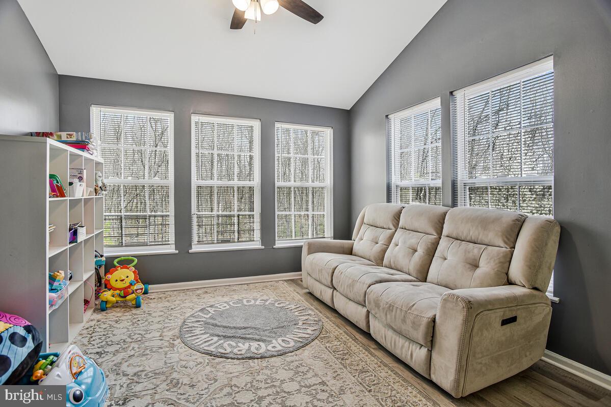 LAKEWOOD ESTATES - Residential