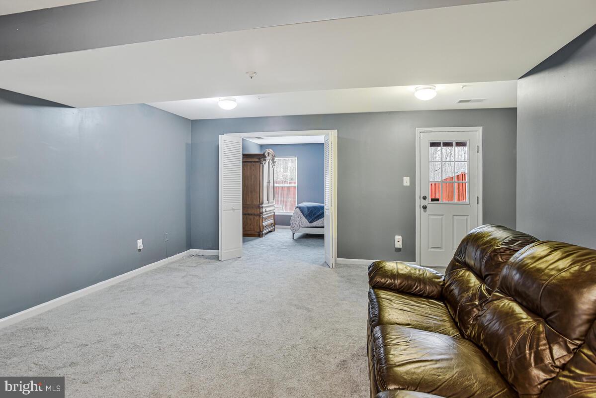 LAKEWOOD ESTATES - Residential