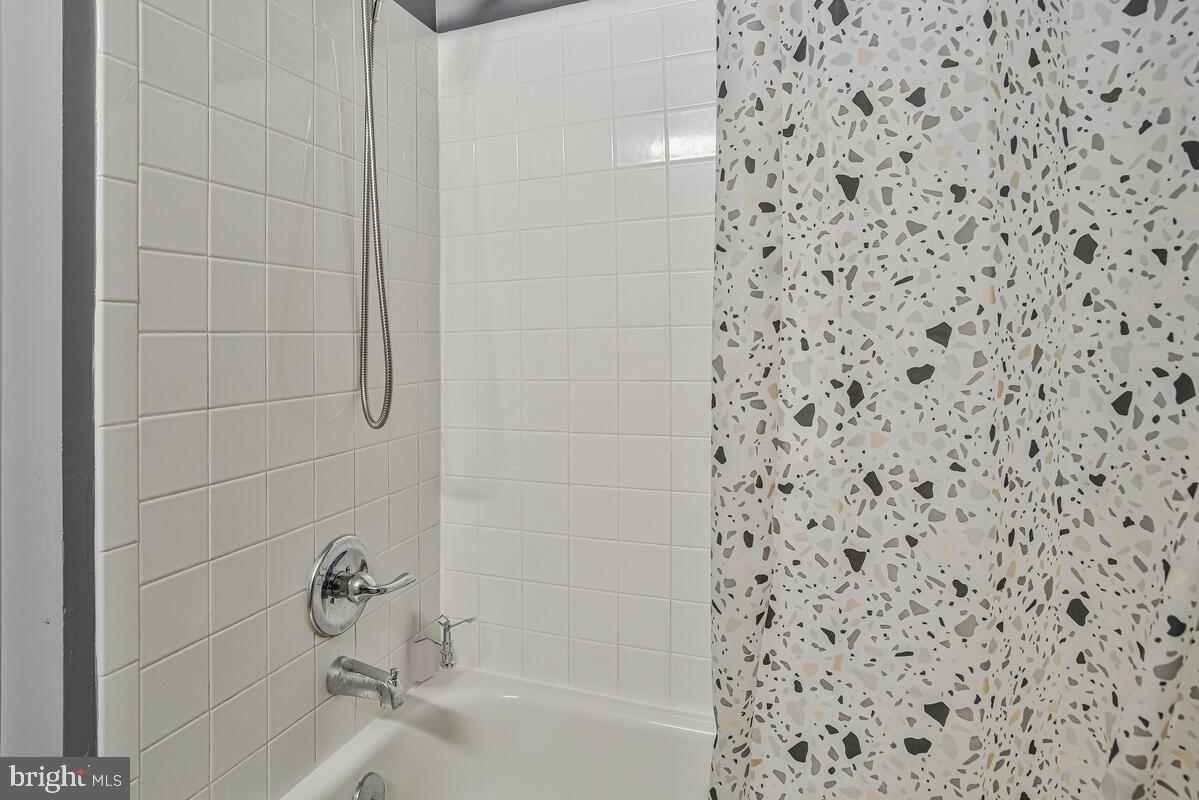 LAKEWOOD ESTATES - Residential