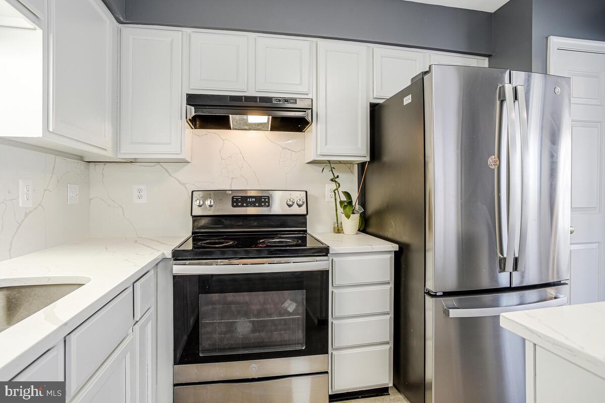 LAKEWOOD ESTATES - Residential