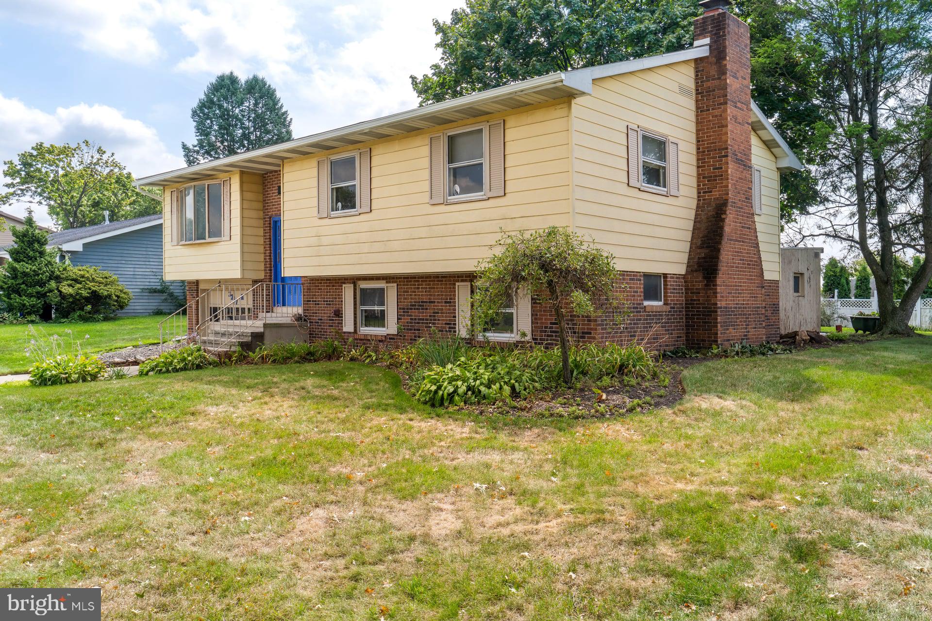 3217 N SCENIC ROAD