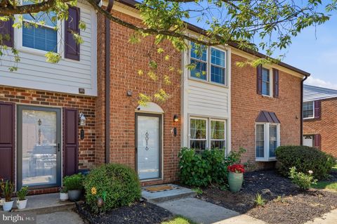 6016 INDEPENDENCE WAY ALEXANDRIA VA 22312