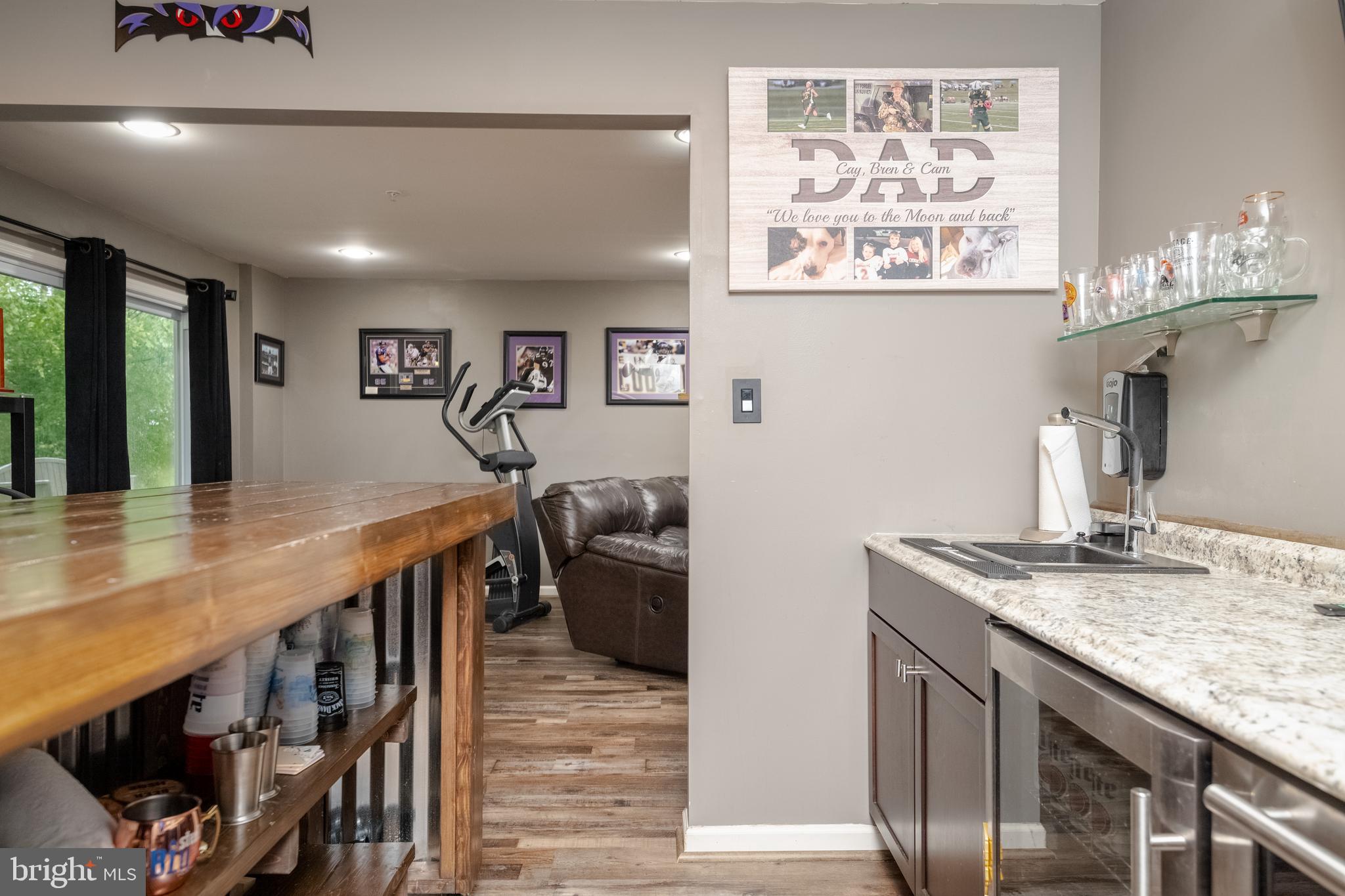 HOLLYWOODS POINT - Residential