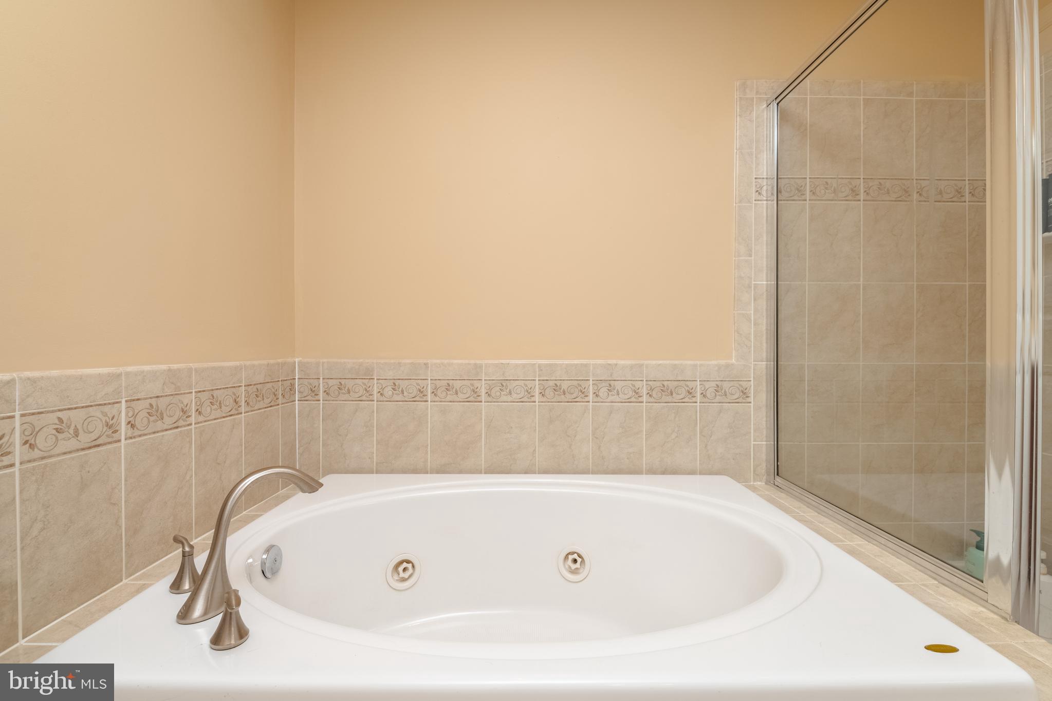 HOLLYWOODS POINT - Residential