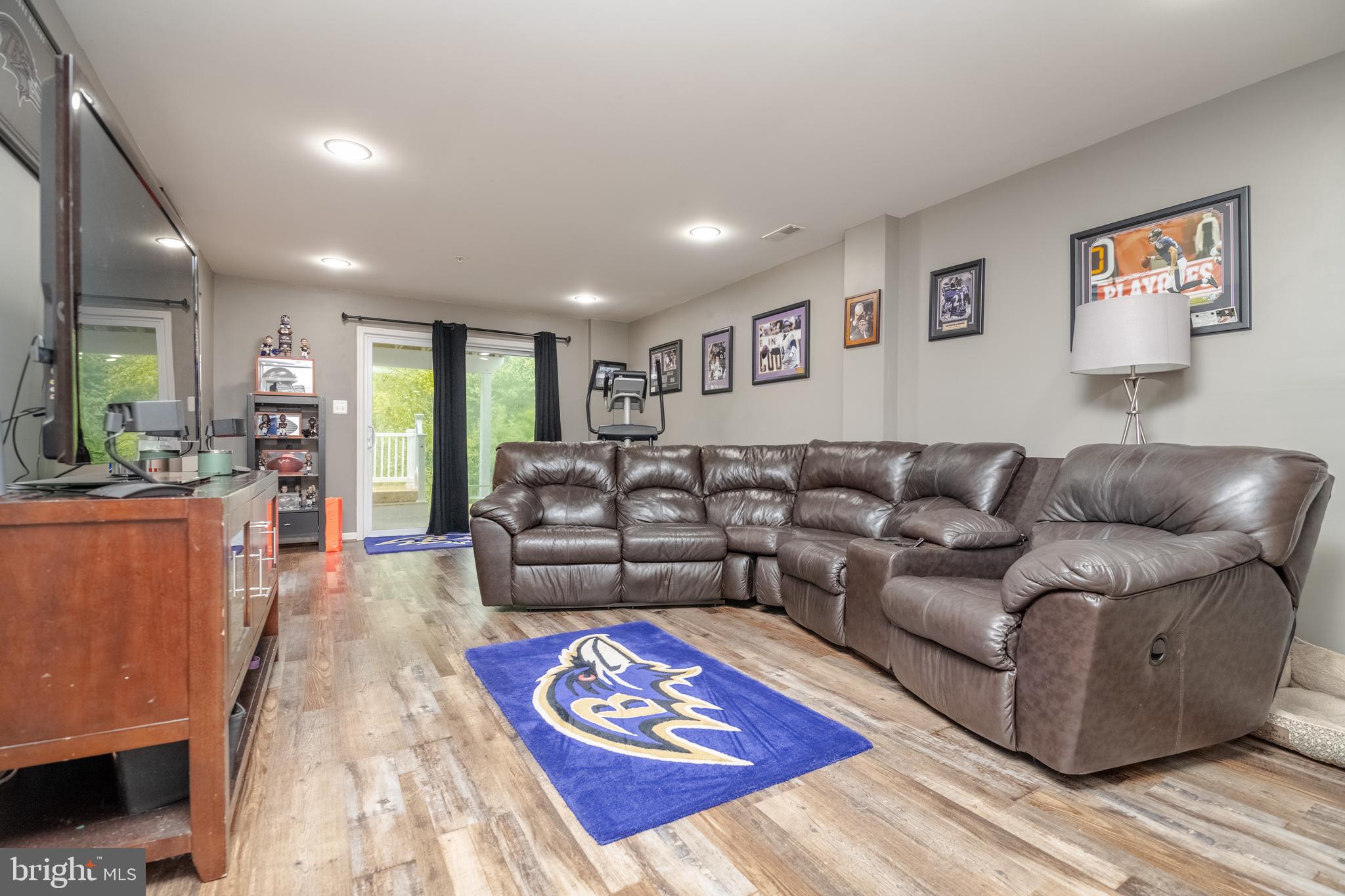 HOLLYWOODS POINT - Residential