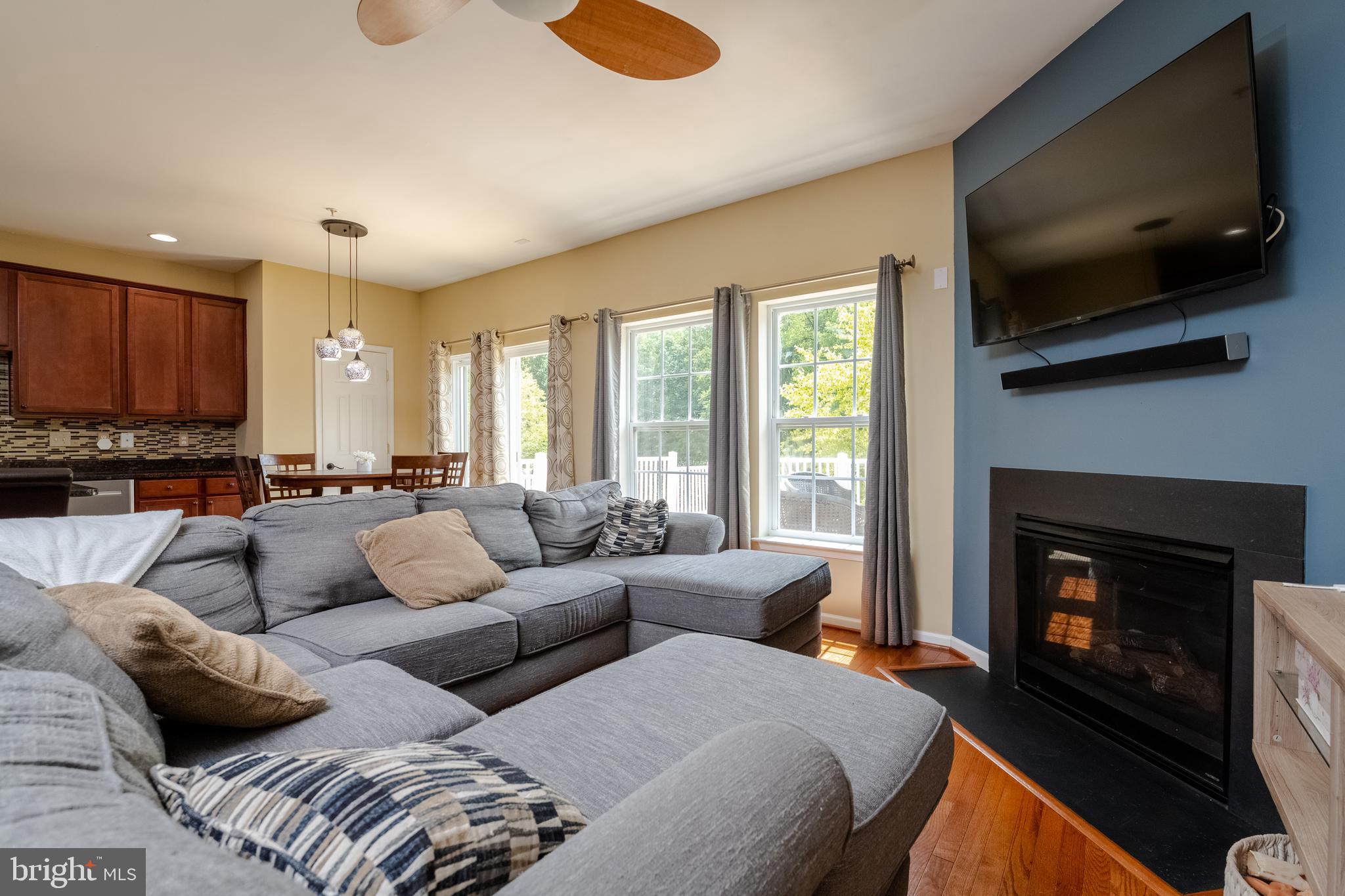 HOLLYWOODS POINT - Residential