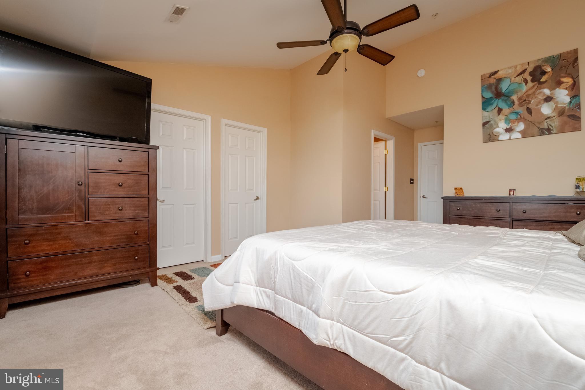 HOLLYWOODS POINT - Residential