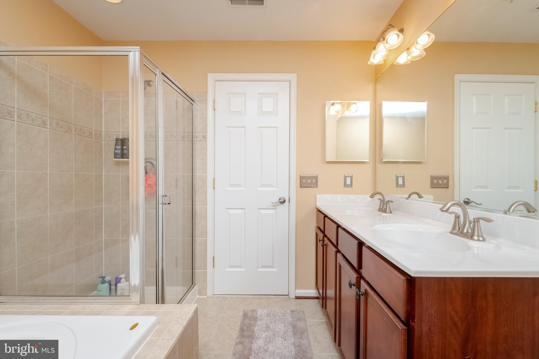 HOLLYWOODS POINT - Residential