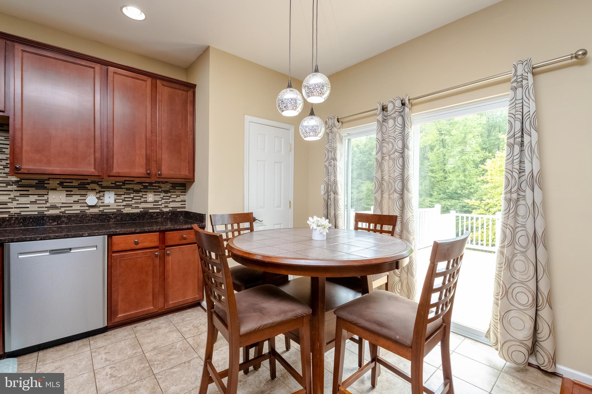 HOLLYWOODS POINT - Residential