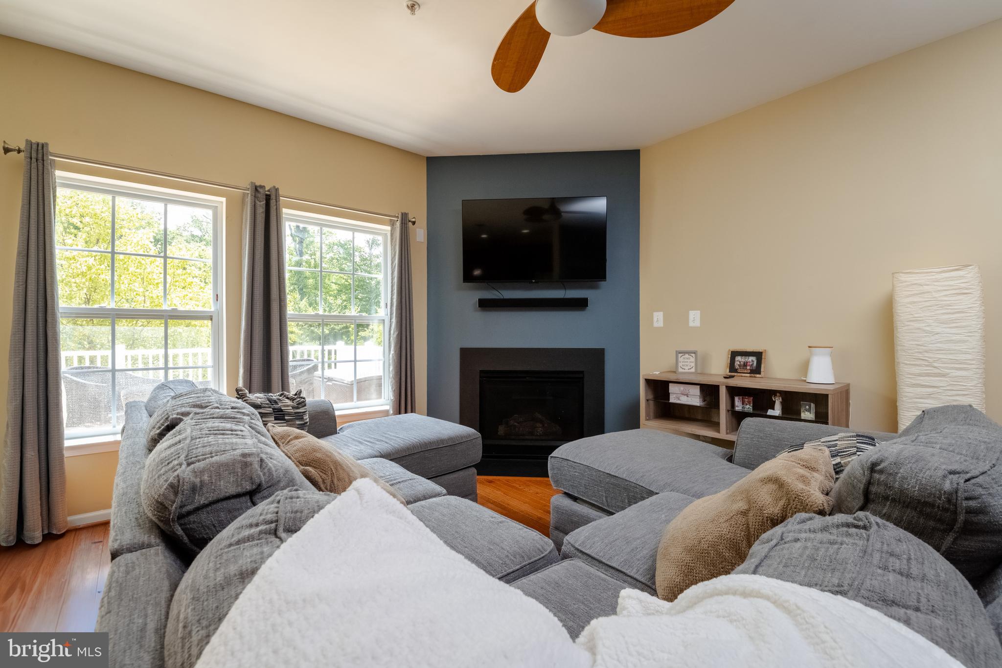 HOLLYWOODS POINT - Residential