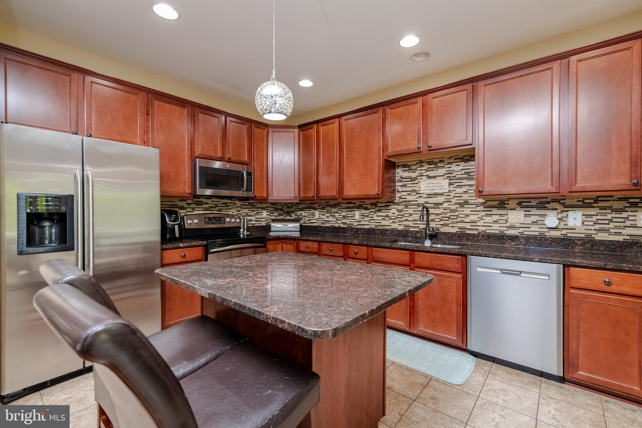 HOLLYWOODS POINT - Residential