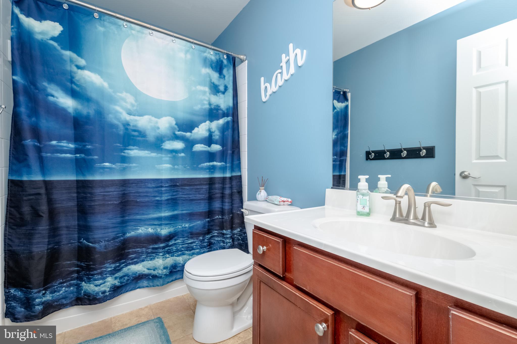 HOLLYWOODS POINT - Residential