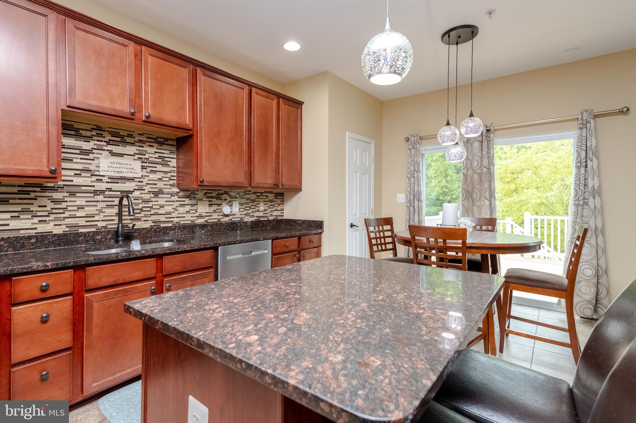 HOLLYWOODS POINT - Residential