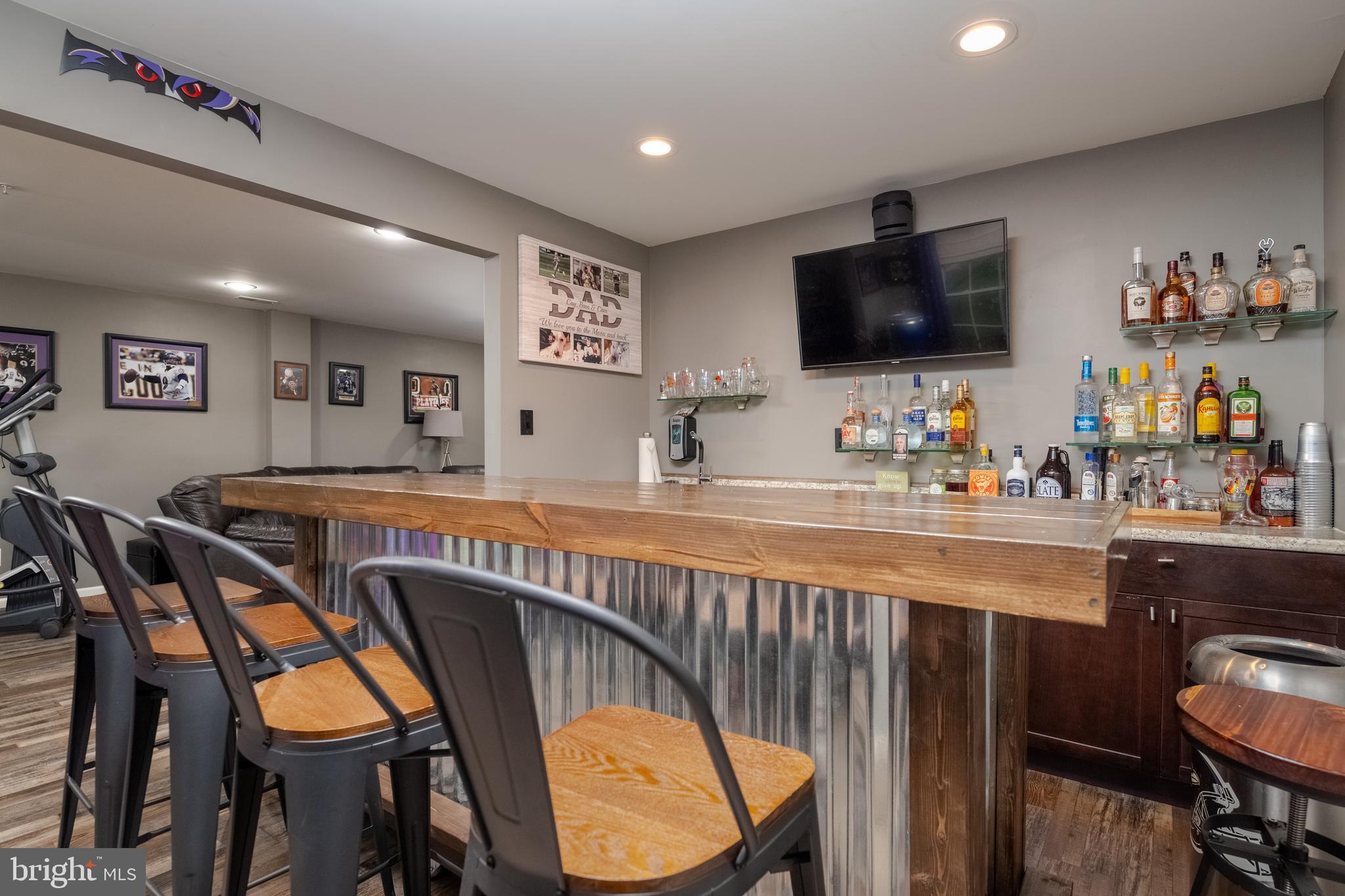 HOLLYWOODS POINT - Residential