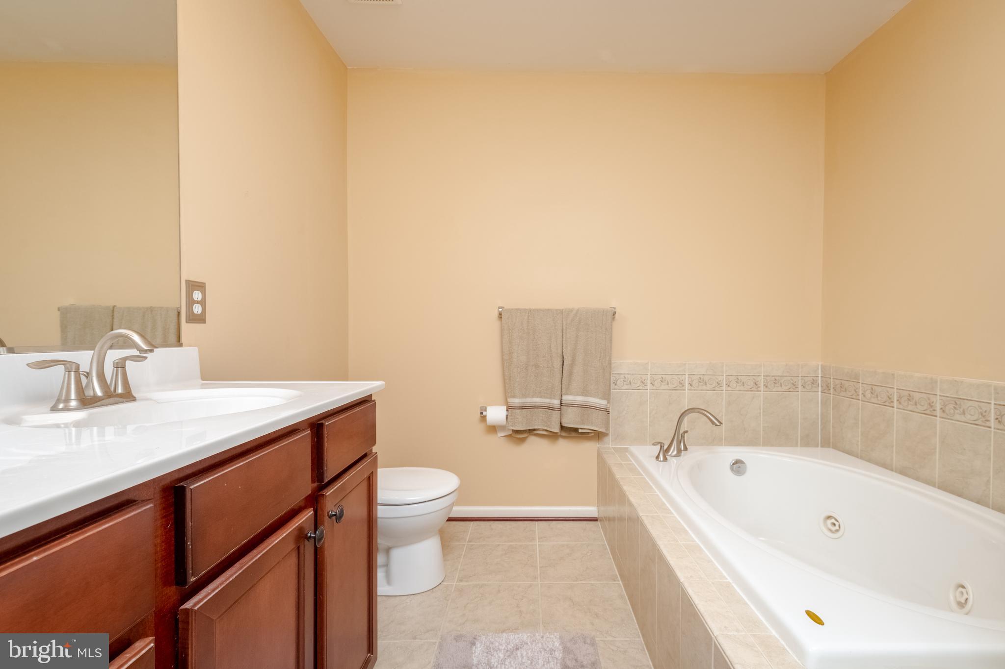 HOLLYWOODS POINT - Residential