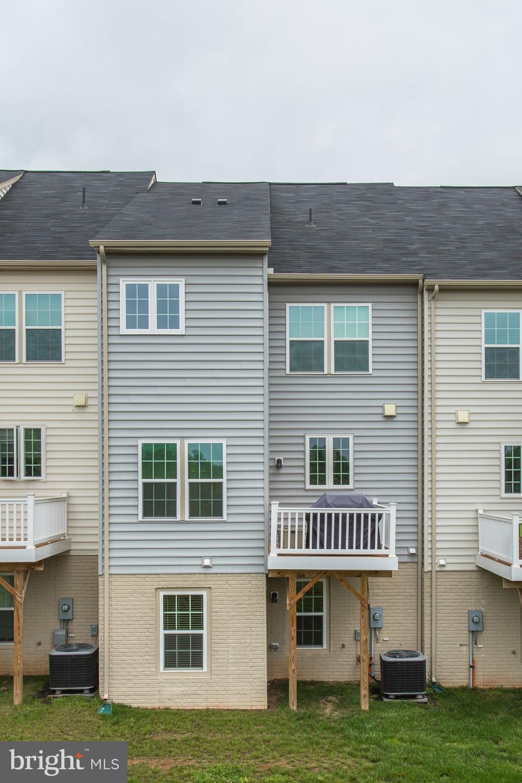 HEATHCOTE COMMONS - Residential Lease