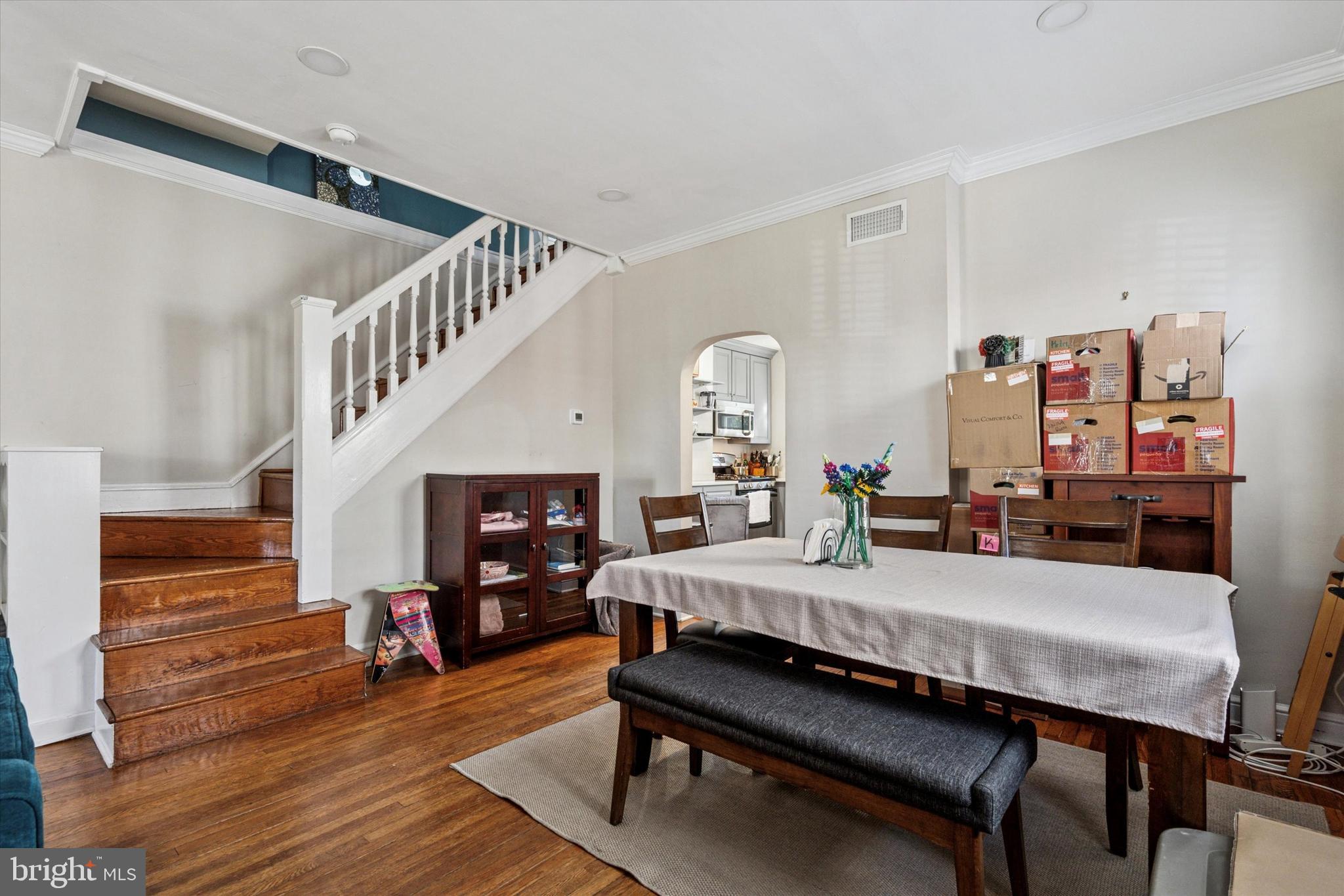 121 CONWAY AVENUE