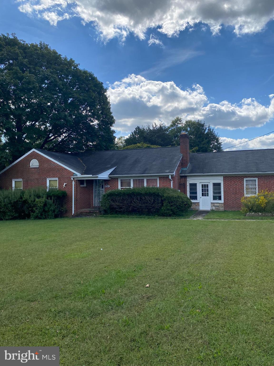 WINDSOR  MILL - Residential