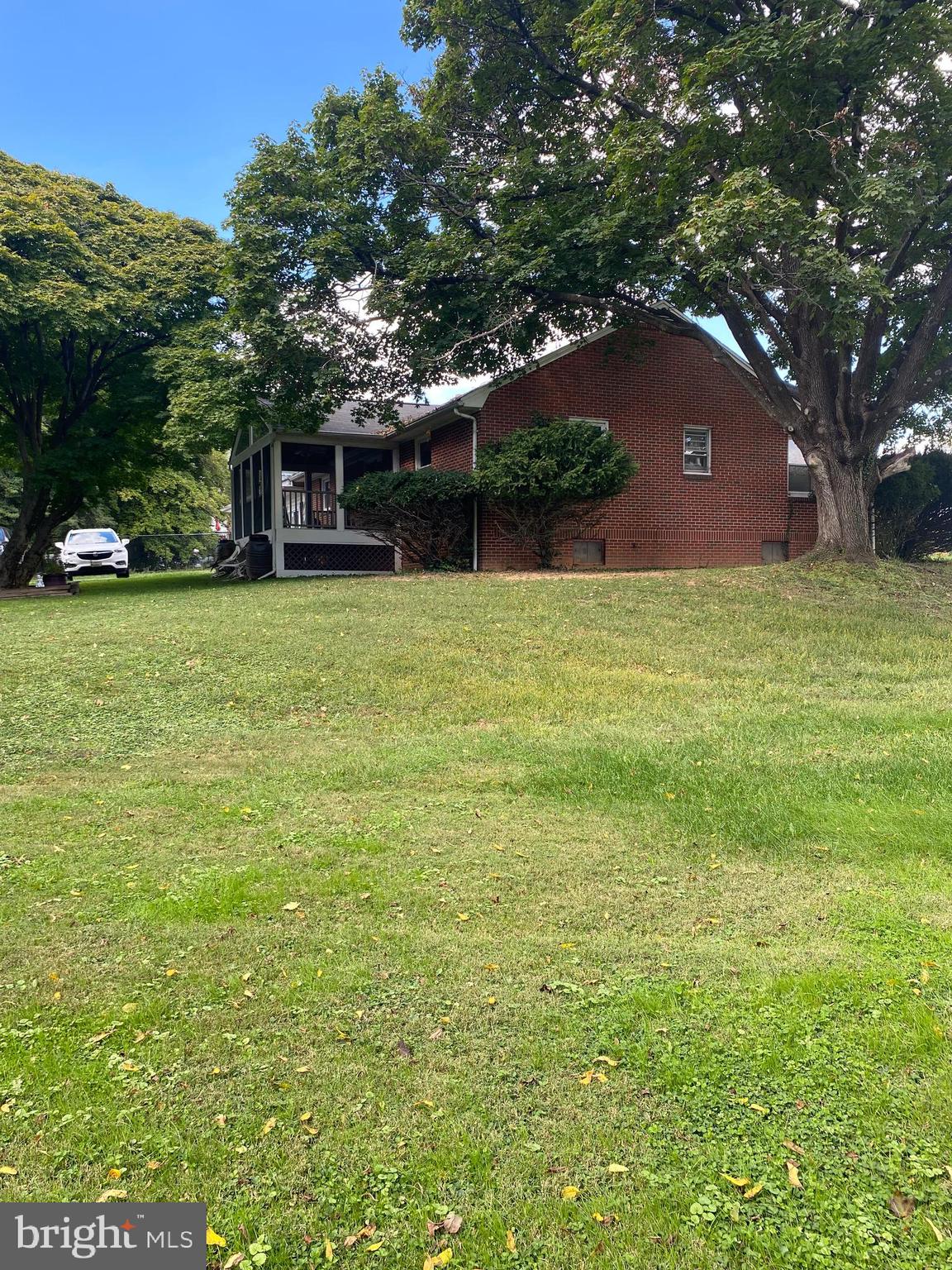 WINDSOR  MILL - Residential