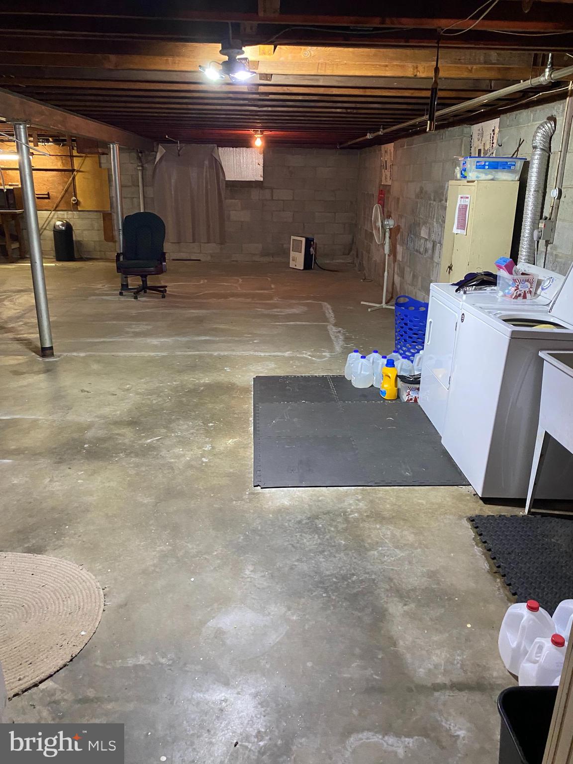 WINDSOR  MILL - Residential