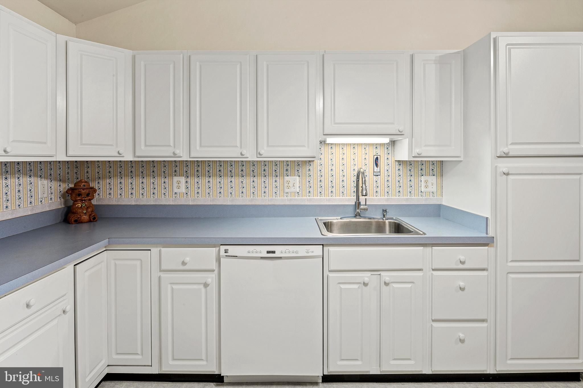 WINIFRED MANOR - Residential