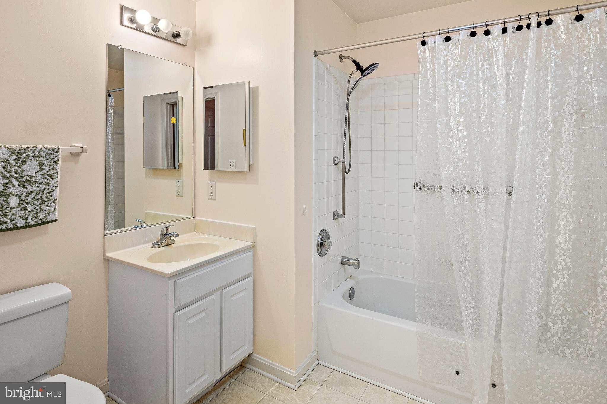 WINIFRED MANOR - Residential