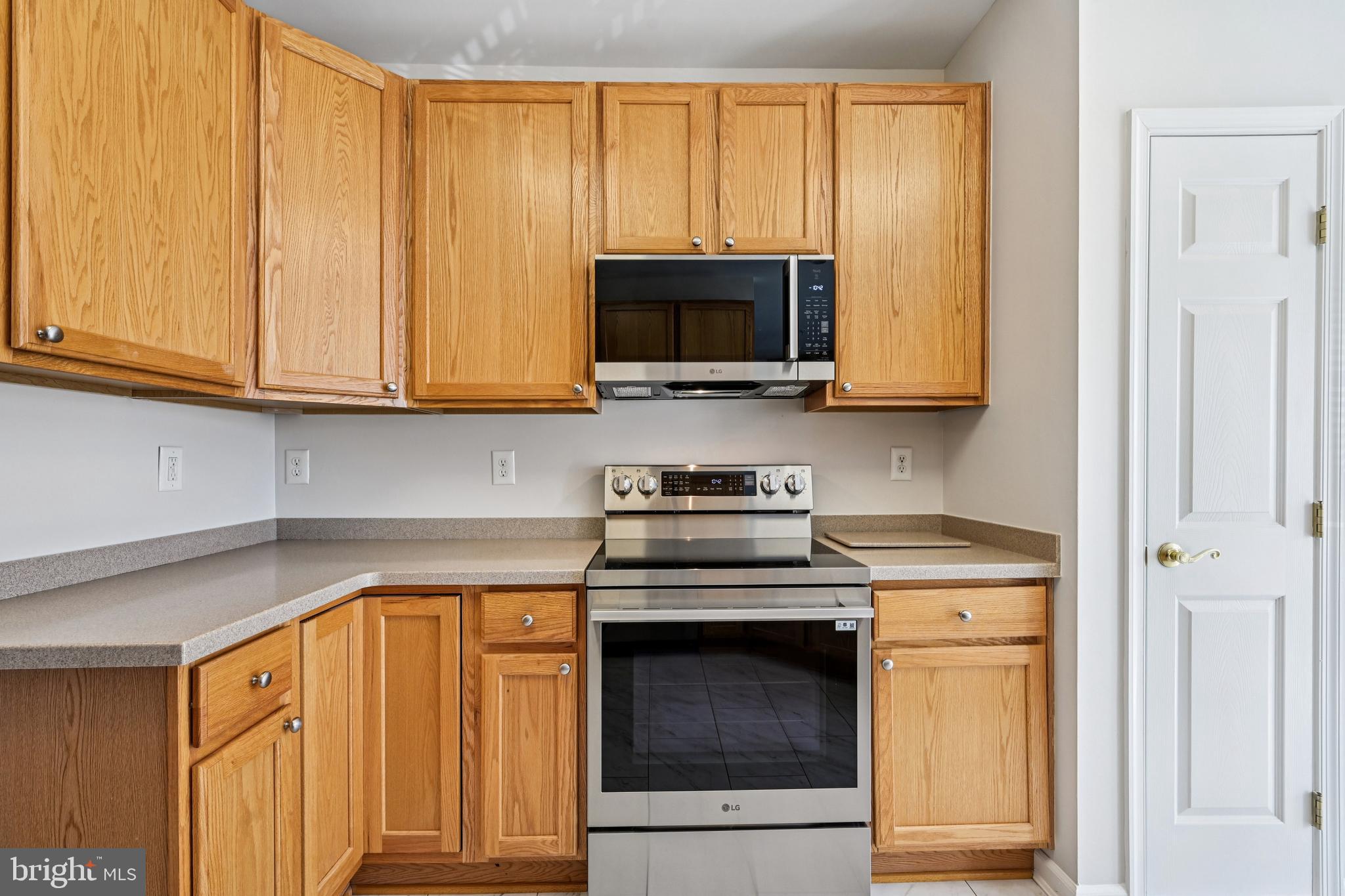 COURTYARDS AT WAVERLY WOODS EAST - Residential