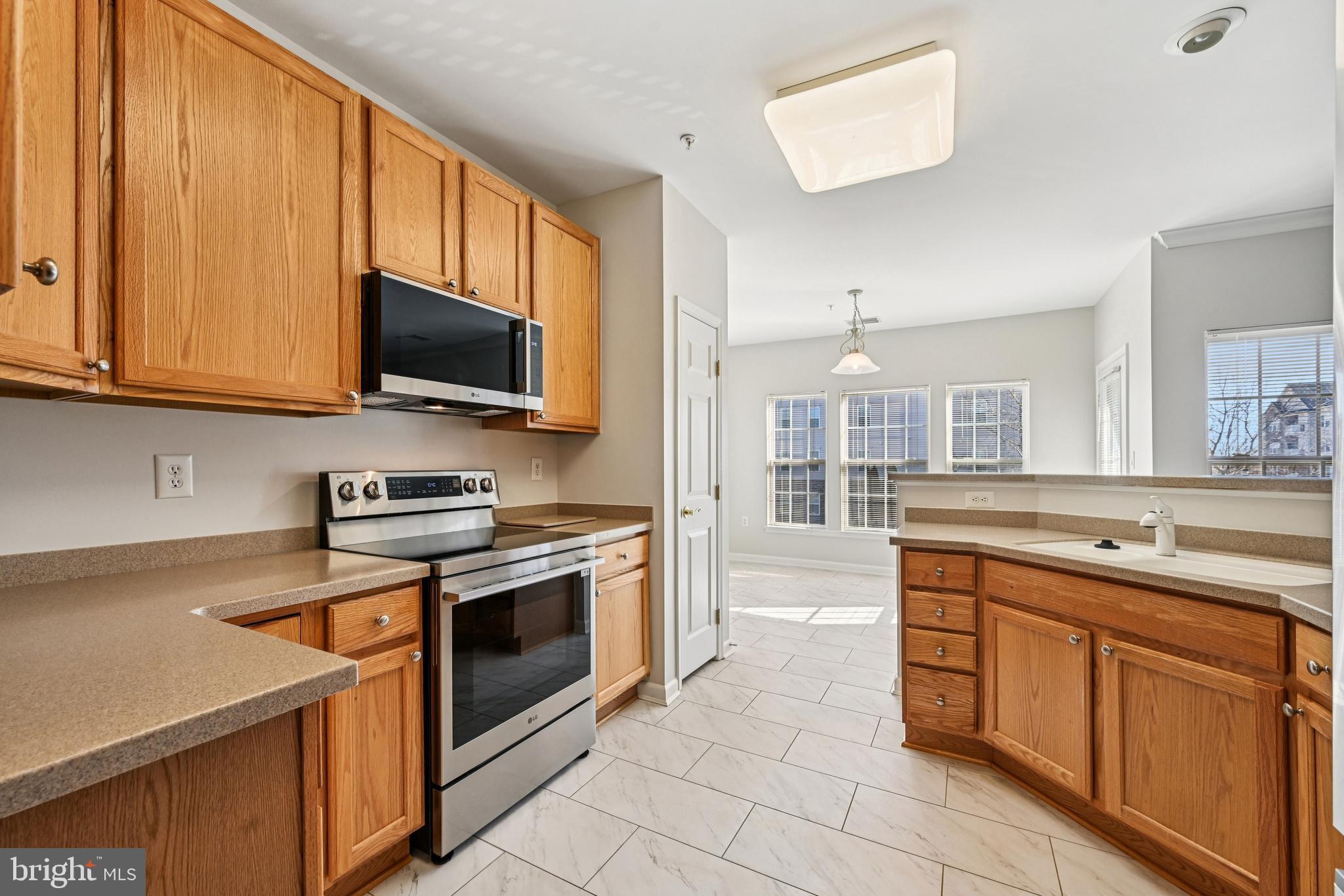 COURTYARDS AT WAVERLY WOODS EAST - Residential