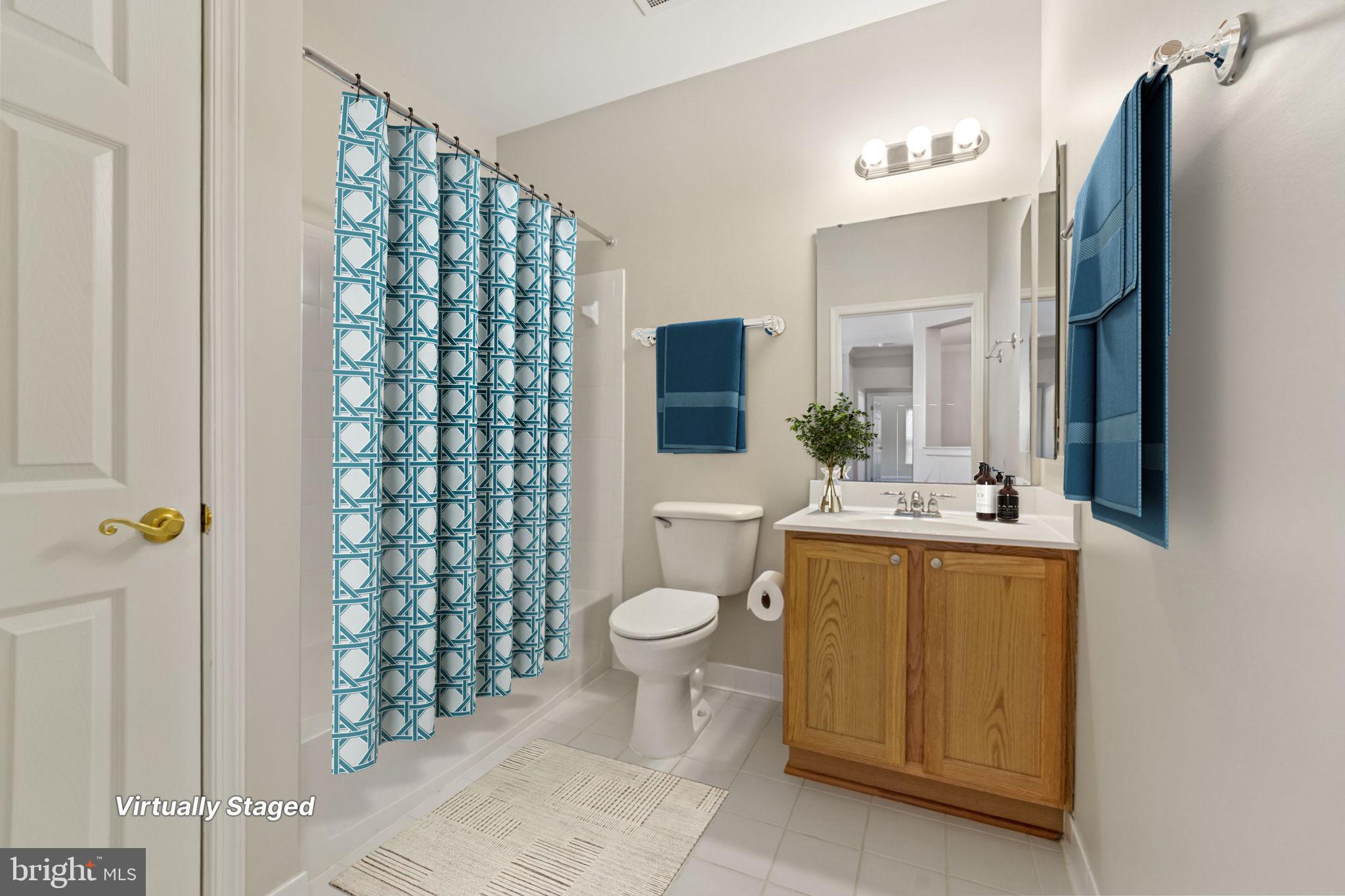 COURTYARDS AT WAVERLY WOODS EAST - Residential