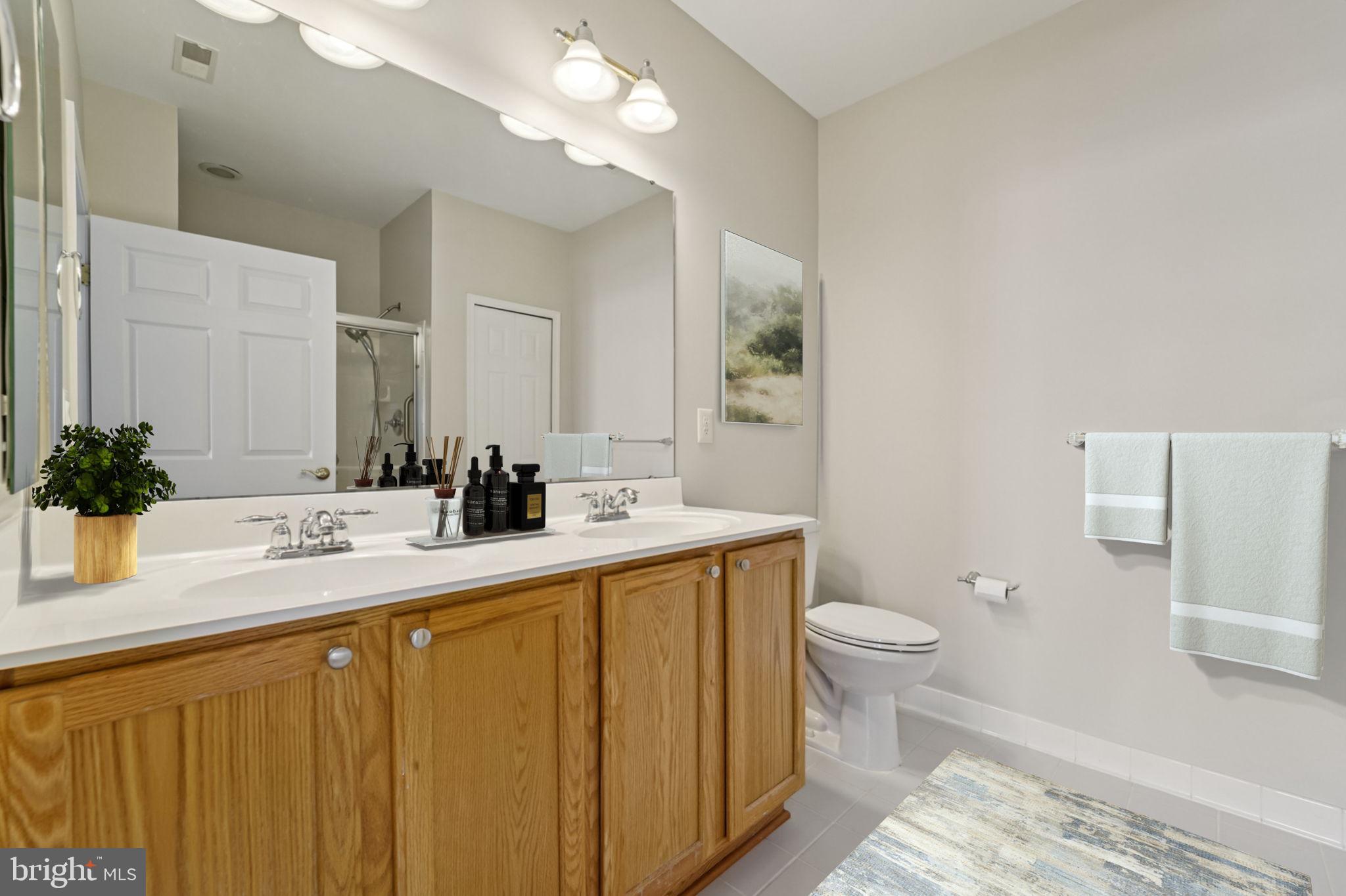 COURTYARDS AT WAVERLY WOODS EAST - Residential